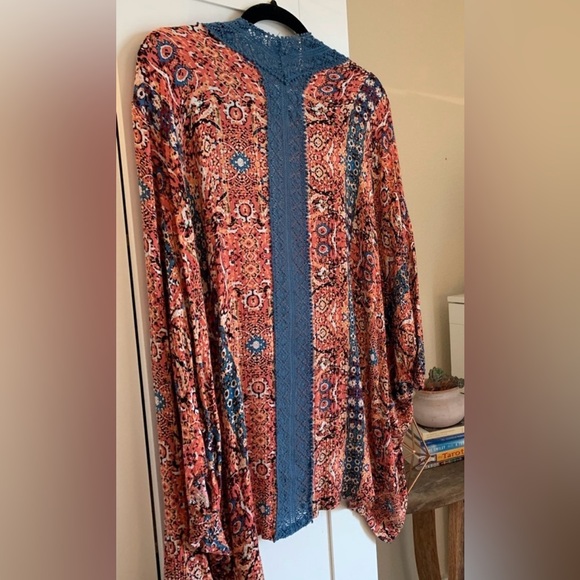 Sloane Rouge Anthropologie NWT Boho Kimono w/ Blue Crochet Lace Trim Size M/L - Picture 6 of 9